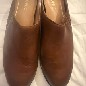 Vionic Brown Leather Loafers size 10 grandma chic timeless old money western